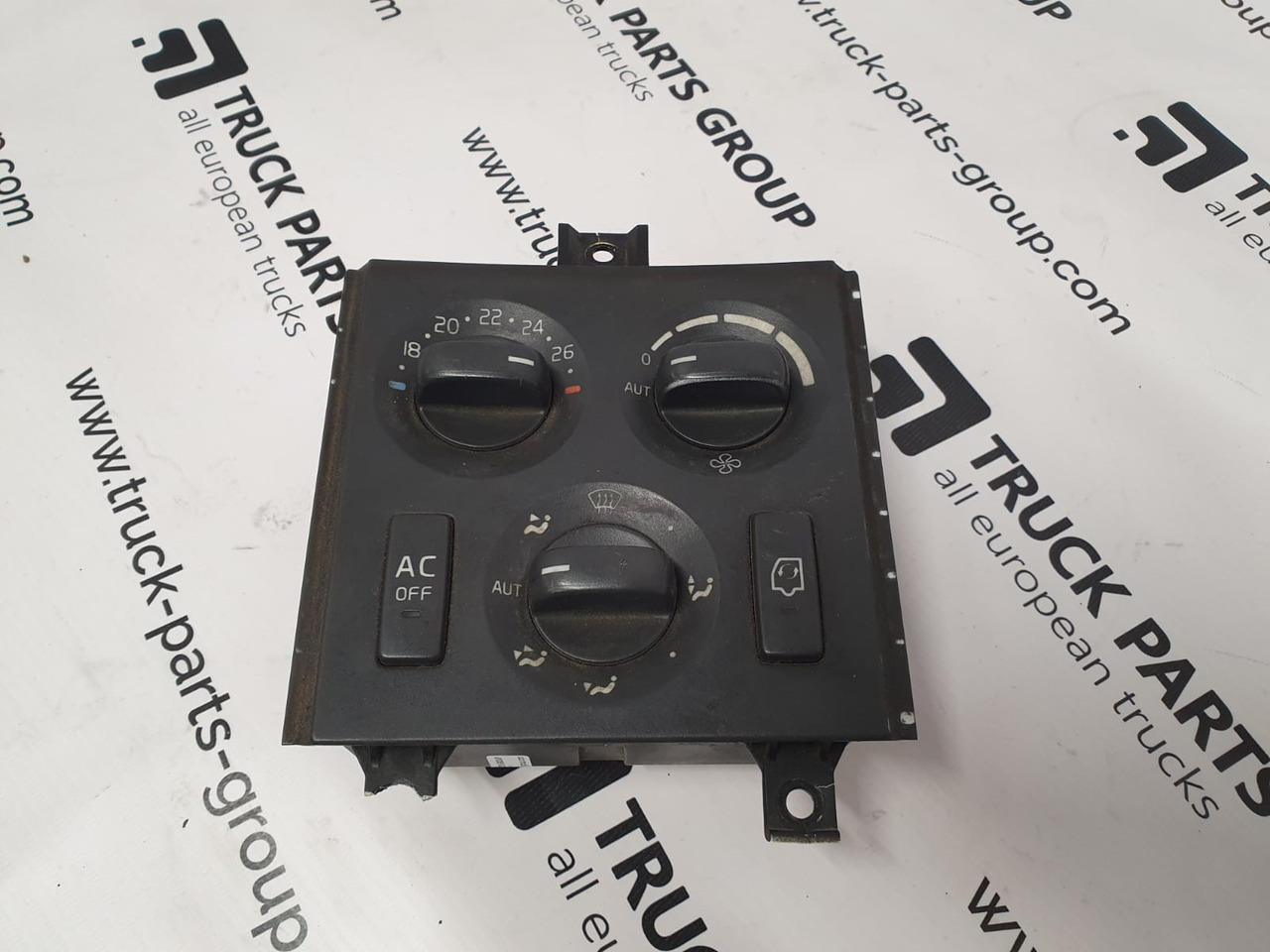 VOLVO FH12, FH13, EURO3, EURO4, EURO5 climate control unit, AC control 20508582, 21318121, 20508579, 21086068, GKR 9140010534, CU-BAS, 21284813, 21318125, CU-ECC 20467046, 20481621, 20508581, 21318123 - Kojelauta - Kuorma-auto: kuva VOLVO FH12, FH13, EURO3, EURO4, EURO5 climate control unit, AC control 20508582, 21318121, 20508579, 21086068, GKR 9140010534, CU-BAS, 21284813, 21318125, CU-ECC 20467046, 20481621, 20508581, 21318123 - Kojelauta - Kuorma-auto VOLVO FH12, FH13, EURO3, EURO4, EURO5 climate control unit, AC control 20508582, 21318121, 20508579, 21086068, GKR 9140010534, CU-BAS, 21284813, 21318125, CU-ECC 20467046, 20481621, 20508581, 21318123 - Kojelauta - Kuorma-auto: kuva VOLVO FH12, FH13, EURO3, EURO4, EURO5 climate control unit, AC control 20508582, 21318121, 20508579, 21086068, GKR 9140010534, CU-BAS, 21284813, 21318125, CU-ECC 20467046, 20481621, 20508581, 21318123 - Kojelauta - Kuorma-auto