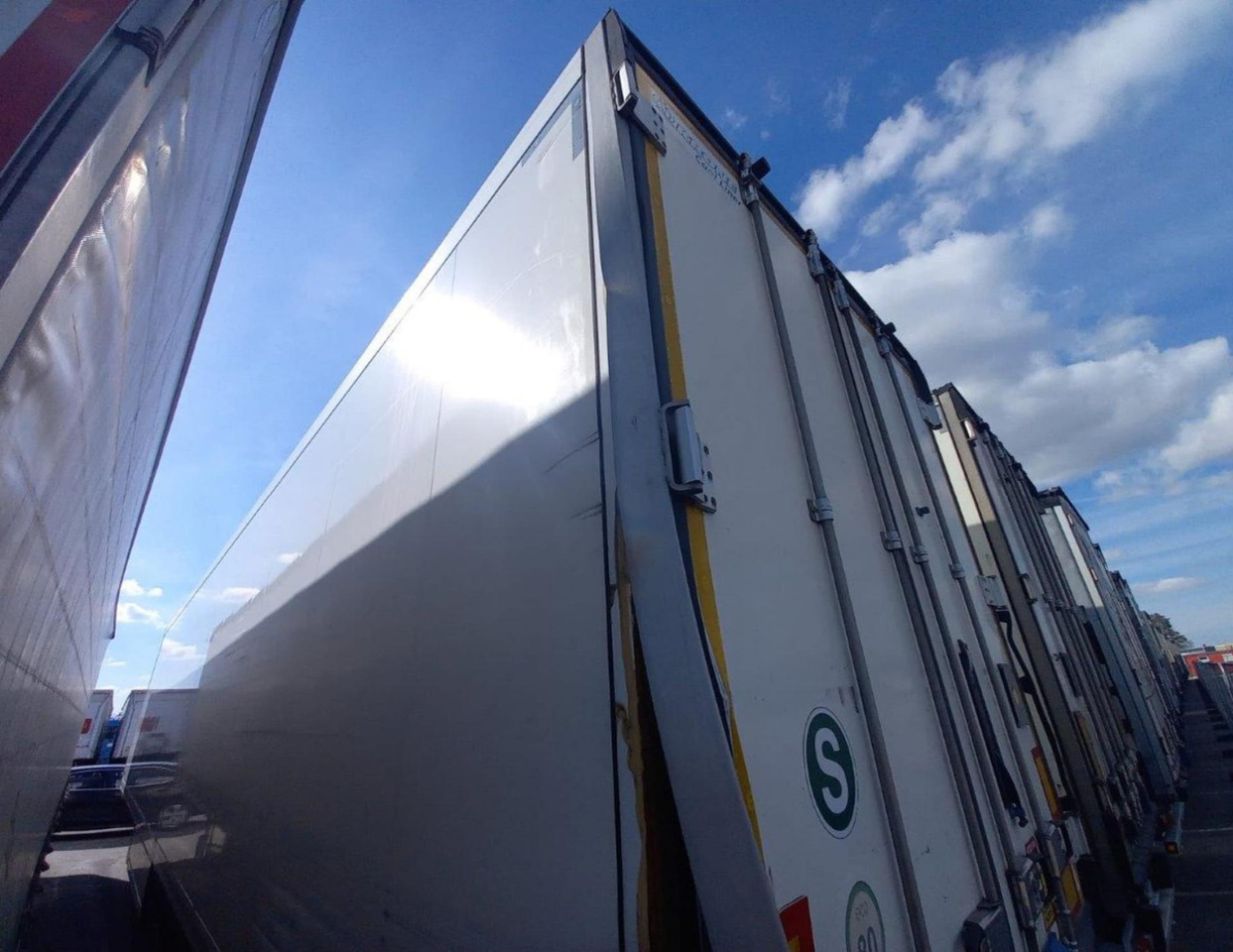 2018 Krone SDR Double Deck Cool Liner FP60 ThermoKing SLXi 300 Lifting Axle - Refrigeraattori puoliperävaunu: kuva 2018 Krone SDR Double Deck Cool Liner FP60 ThermoKing SLXi 300 Lifting Axle - Refrigeraattori puoliperävaunu 2018 Krone SDR Double Deck Cool Liner FP60 ThermoKing SLXi 300 Lifting Axle - Refrigeraattori puoliperävaunu: kuva 2018 Krone SDR Double Deck Cool Liner FP60 ThermoKing SLXi 300 Lifting Axle - Refrigeraattori puoliperävaunu