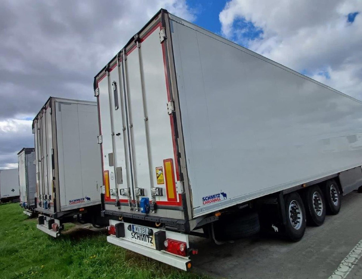 2019 Schmitz Cargobull SKO FP 45 ThermoKing SLXi 300 - Refrigeraattori puoliperävaunu: kuva 2019 Schmitz Cargobull SKO FP 45 ThermoKing SLXi 300 - Refrigeraattori puoliperävaunu 2019 Schmitz Cargobull SKO FP 45 ThermoKing SLXi 300 - Refrigeraattori puoliperävaunu: kuva 2019 Schmitz Cargobull SKO FP 45 ThermoKing SLXi 300 - Refrigeraattori puoliperävaunu