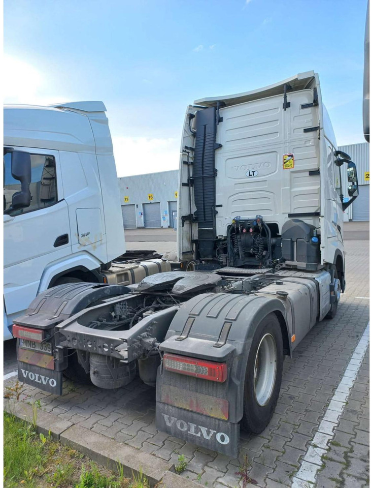 2023 Volvo FH 460 Globetrotter XL i-Save - Vetopöytäauto: kuva 2023 Volvo FH 460 Globetrotter XL i-Save - Vetopöytäauto 2023 Volvo FH 460 Globetrotter XL i-Save - Vetopöytäauto: kuva 2023 Volvo FH 460 Globetrotter XL i-Save - Vetopöytäauto