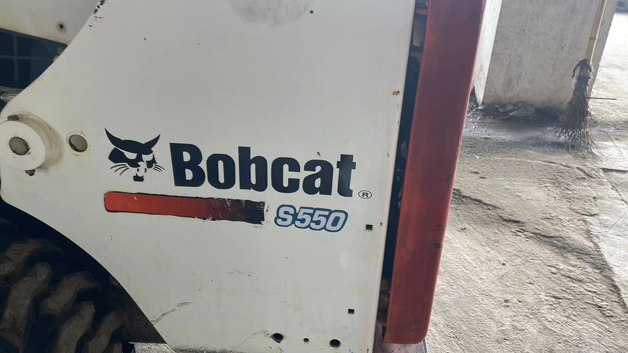 BOBCAT S550 - Työkalu/ Laitteet: kuva BOBCAT S550 - Työkalu/ Laitteet BOBCAT S550 - Työkalu/ Laitteet: kuva BOBCAT S550 - Työkalu/ Laitteet