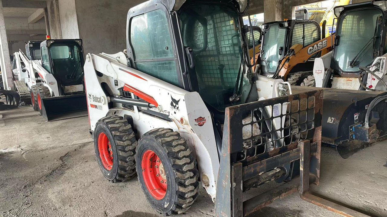 BOBCAT S550 - Työkalu/ Laitteet: kuva BOBCAT S550 - Työkalu/ Laitteet BOBCAT S550 - Työkalu/ Laitteet: kuva BOBCAT S550 - Työkalu/ Laitteet