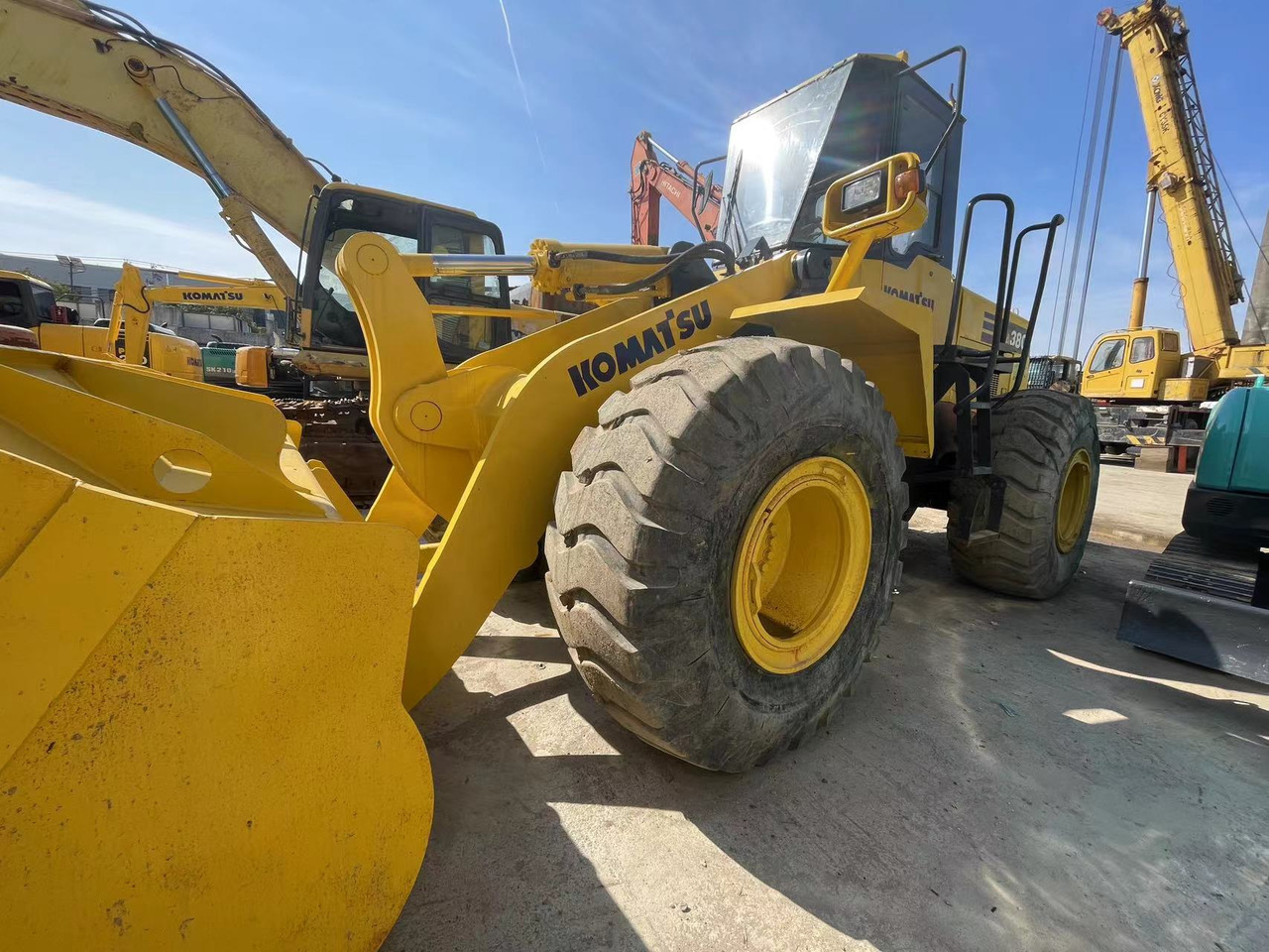 KOMATSU WA380-3 - Pyöräkuormaaja: kuva KOMATSU WA380-3 - Pyöräkuormaaja KOMATSU WA380-3 - Pyöräkuormaaja: kuva KOMATSU WA380-3 - Pyöräkuormaaja