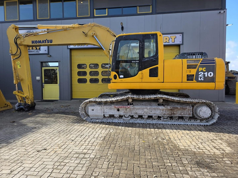 Komatsu PC210LC-8 - Telakaivukone: kuva Komatsu PC210LC-8 - Telakaivukone Komatsu PC210LC-8 - Telakaivukone: kuva Komatsu PC210LC-8 - Telakaivukone