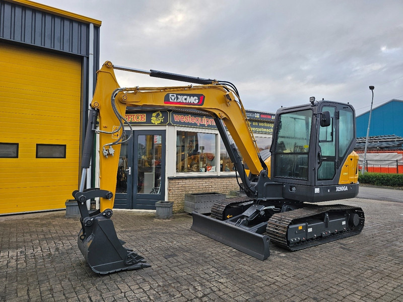 XCMG XE60GA - Minikuormaaja: kuva XCMG XE60GA - Minikuormaaja XCMG XE60GA - Minikuormaaja: kuva XCMG XE60GA - Minikuormaaja