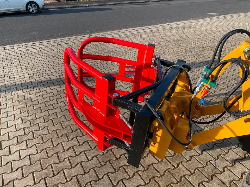 Ballengreifer/Ballenzange 1,80M *INKL.19% MWST*EURO-AUFNAHME*SOFORT VERFÜGBAR!* - Rullapihdit: kuva Ballengreifer/Ballenzange 1,80M *INKL.19% MWST*EURO-AUFNAHME*SOFORT VERFÜGBAR!* - Rullapihdit Ballengreifer/Ballenzange 1,80M *INKL.19% MWST*EURO-AUFNAHME*SOFORT VERFÜGBAR!* - Rullapihdit: kuva Ballengreifer/Ballenzange 1,80M *INKL.19% MWST*EURO-AUFNAHME*SOFORT VERFÜGBAR!* - Rullapihdit