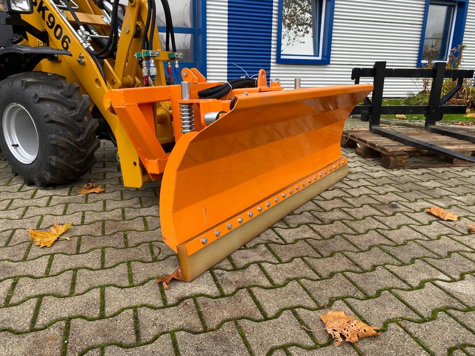 Pienkuormaaja Radlader/Hoflader BK906 inkl. Winter-Komplettpaket *INKL.19% MWST.*BERGER KRAUS*PERKINS*EURO*SOFORT!*: kuva Pienkuormaaja Radlader/Hoflader BK906 inkl. Winter-Komplettpaket *INKL.19% MWST.*BERGER KRAUS*PERKINS*EURO*SOFORT!*