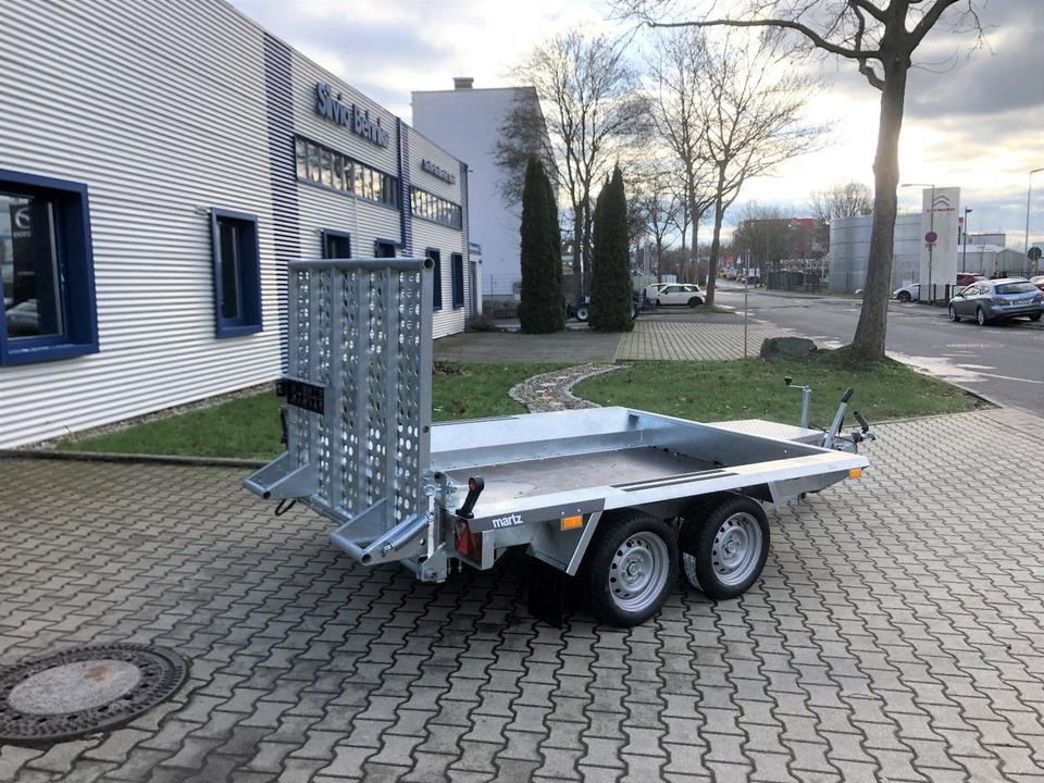 Vermietung / Tieflader 2700KG / Anhänger / ab 3 Tage / Auffahrrampe / Schaufelablage - Koneenkuljetusvaunu: kuva Vermietung / Tieflader 2700KG / Anhänger / ab 3 Tage / Auffahrrampe / Schaufelablage - Koneenkuljetusvaunu Vermietung / Tieflader 2700KG / Anhänger / ab 3 Tage / Auffahrrampe / Schaufelablage - Koneenkuljetusvaunu: kuva Vermietung / Tieflader 2700KG / Anhänger / ab 3 Tage / Auffahrrampe / Schaufelablage - Koneenkuljetusvaunu