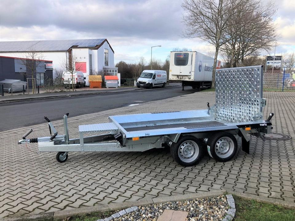 Vermietung / Tieflader 2700KG / Anhänger / ab 3 Tage / Auffahrrampe / Schaufelablage - Koneenkuljetusvaunu: kuva Vermietung / Tieflader 2700KG / Anhänger / ab 3 Tage / Auffahrrampe / Schaufelablage - Koneenkuljetusvaunu Vermietung / Tieflader 2700KG / Anhänger / ab 3 Tage / Auffahrrampe / Schaufelablage - Koneenkuljetusvaunu: kuva Vermietung / Tieflader 2700KG / Anhänger / ab 3 Tage / Auffahrrampe / Schaufelablage - Koneenkuljetusvaunu