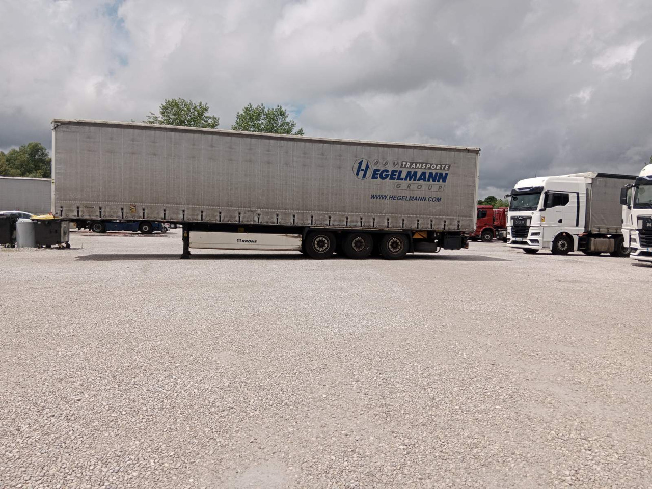 KRONE  - Pressukapellipuoliperävaunu: kuva KRONE  - Pressukapellipuoliperävaunu KRONE  - Pressukapellipuoliperävaunu: kuva KRONE  - Pressukapellipuoliperävaunu