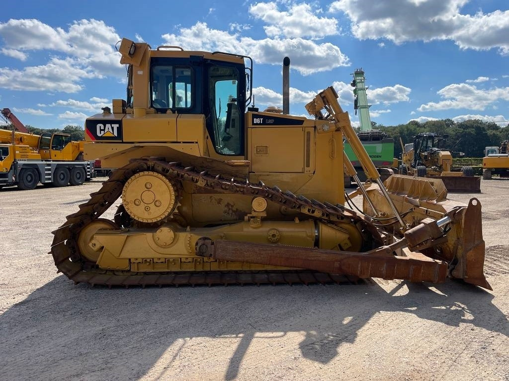 CAT D 6 T LGP - Puskutraktori: kuva CAT D 6 T LGP - Puskutraktori CAT D 6 T LGP - Puskutraktori: kuva CAT D 6 T LGP - Puskutraktori