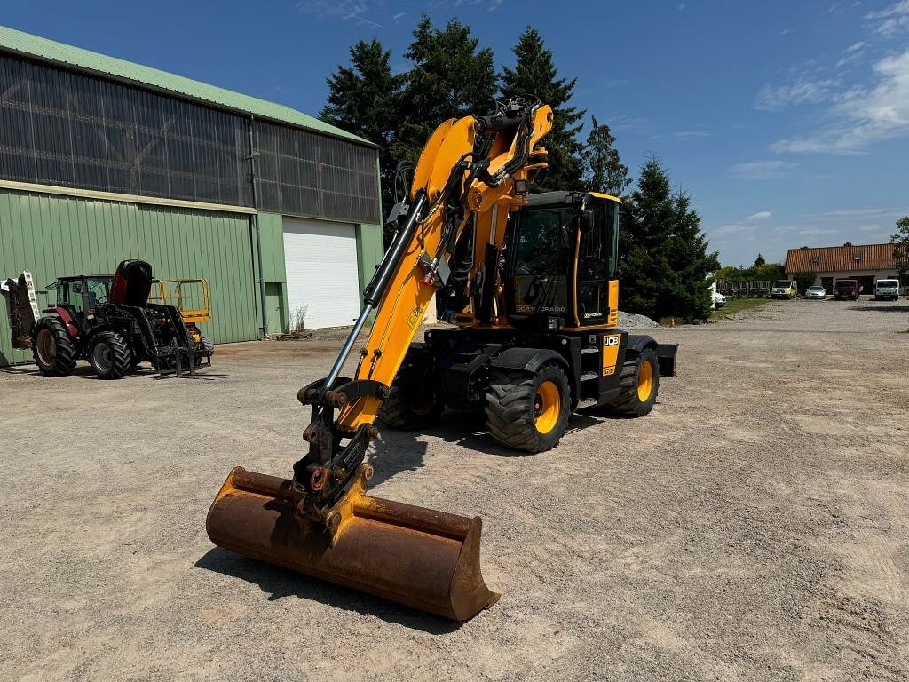 JCB HD 110 WT Hydradig - Pyöräalustainen kaivinkone: kuva JCB HD 110 WT Hydradig - Pyöräalustainen kaivinkone JCB HD 110 WT Hydradig - Pyöräalustainen kaivinkone: kuva JCB HD 110 WT Hydradig - Pyöräalustainen kaivinkone