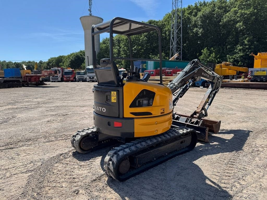 Kato imer HD33V5 - Minikuormaaja: kuva Kato imer HD33V5 - Minikuormaaja Kato imer HD33V5 - Minikuormaaja: kuva Kato imer HD33V5 - Minikuormaaja