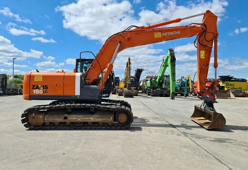 Hitachi ZX180LC-3 - Telakaivukone: kuva Hitachi ZX180LC-3 - Telakaivukone Hitachi ZX180LC-3 - Telakaivukone: kuva Hitachi ZX180LC-3 - Telakaivukone