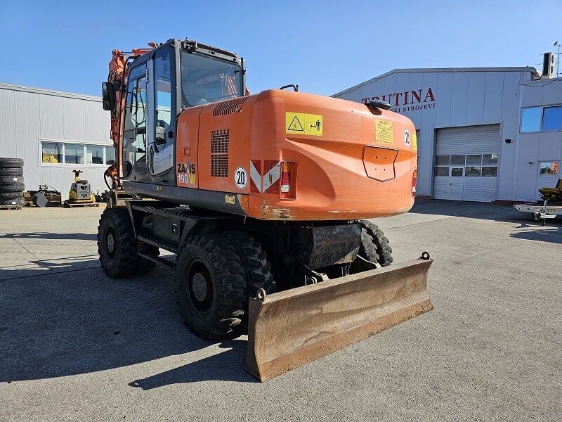 Hitachi ZX190W-3 - Pyöräalustainen kaivinkone: kuva Hitachi ZX190W-3 - Pyöräalustainen kaivinkone Hitachi ZX190W-3 - Pyöräalustainen kaivinkone: kuva Hitachi ZX190W-3 - Pyöräalustainen kaivinkone