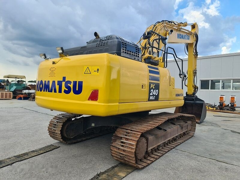 Komatsu PC240NLC-11 - Telakaivukone: kuva Komatsu PC240NLC-11 - Telakaivukone Komatsu PC240NLC-11 - Telakaivukone: kuva Komatsu PC240NLC-11 - Telakaivukone