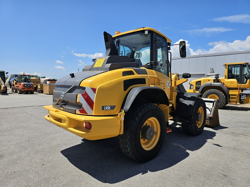 VOLVO L45H - Pyöräkuormaaja: kuva VOLVO L45H - Pyöräkuormaaja VOLVO L45H - Pyöräkuormaaja: kuva VOLVO L45H - Pyöräkuormaaja