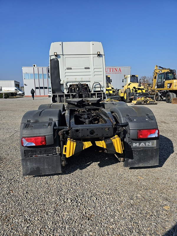 MAN TGX33.540 6x4 - Vetopöytäauto: kuva MAN TGX33.540 6x4 - Vetopöytäauto MAN TGX33.540 6x4 - Vetopöytäauto: kuva MAN TGX33.540 6x4 - Vetopöytäauto