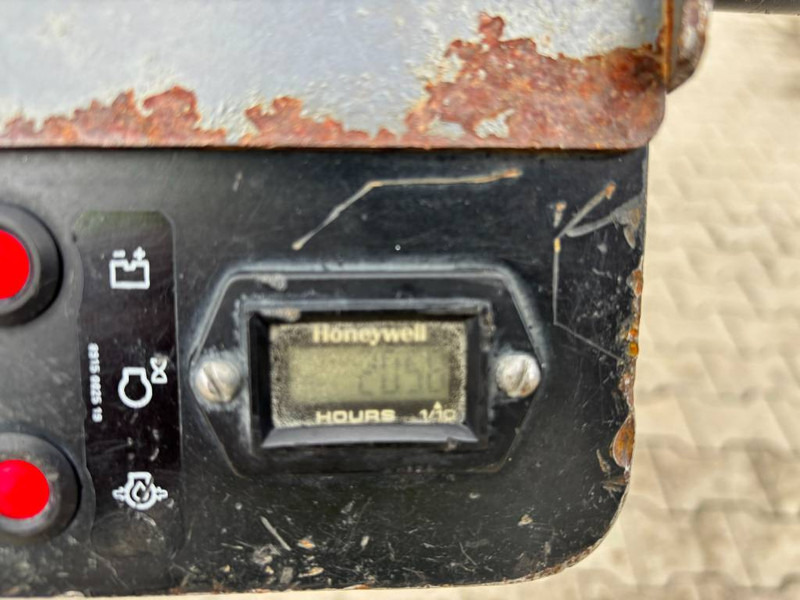 Atlas-Copco LG 504 - Jyrä: kuva Atlas-Copco LG 504 - Jyrä Atlas-Copco LG 504 - Jyrä: kuva Atlas-Copco LG 504 - Jyrä