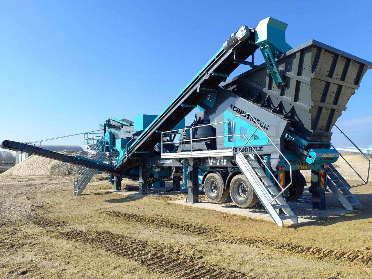 Constmach 200 T/H Capacity Vertical Shaft Mobile Crusher - Mobiilimurskain: kuva Constmach 200 T/H Capacity Vertical Shaft Mobile Crusher - Mobiilimurskain Constmach 200 T/H Capacity Vertical Shaft Mobile Crusher - Mobiilimurskain: kuva Constmach 200 T/H Capacity Vertical Shaft Mobile Crusher - Mobiilimurskain