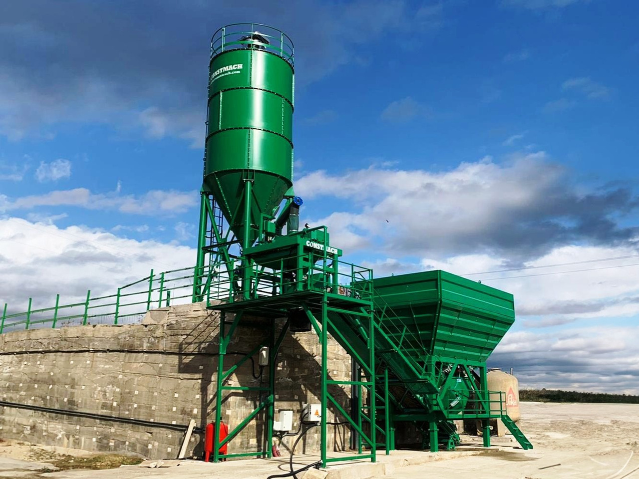 Constmach Centrale à Béton à Sec de 60 m³/h - Betoniasema: kuva Constmach Centrale à Béton à Sec de 60 m³/h - Betoniasema Constmach Centrale à Béton à Sec de 60 m³/h - Betoniasema: kuva Constmach Centrale à Béton à Sec de 60 m³/h - Betoniasema