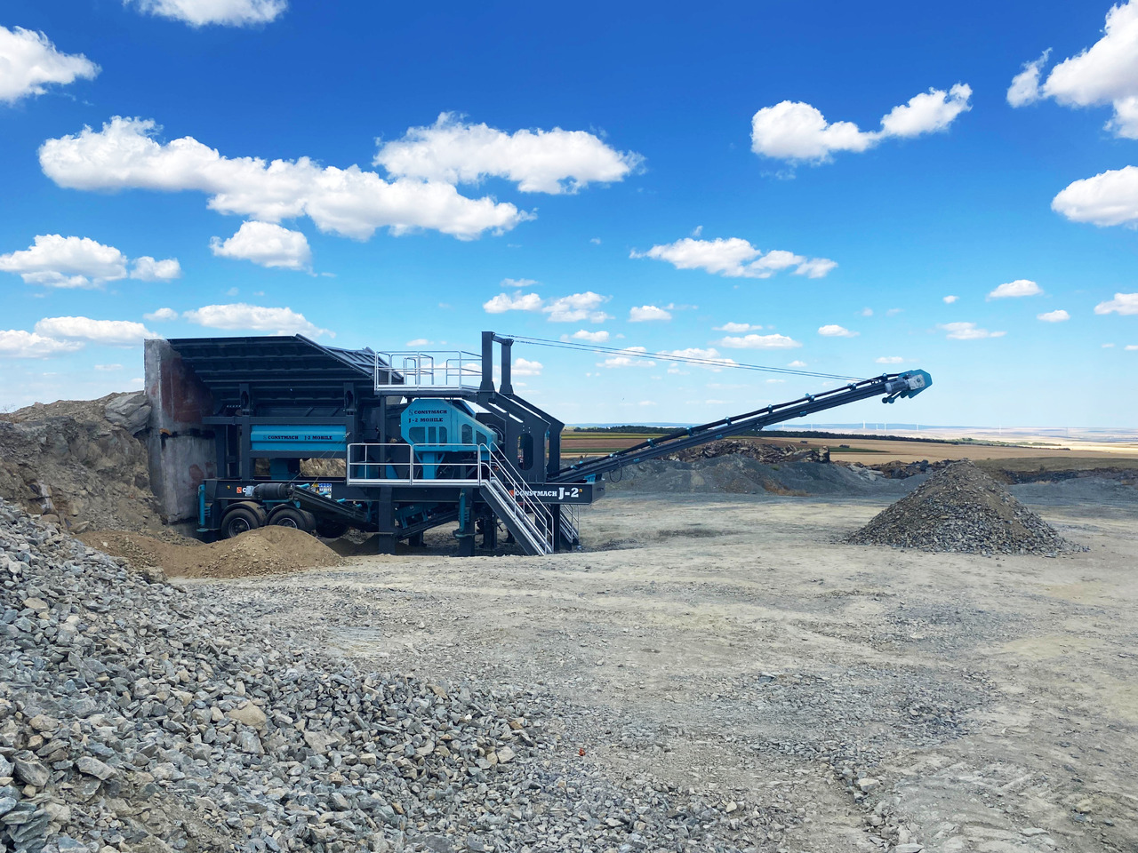 Constmach Mobile Jaw Crusher (Mobile Crusher) With Capacity Of 120-150 Tons - Mobiilimurskain: kuva Constmach Mobile Jaw Crusher (Mobile Crusher) With Capacity Of 120-150 Tons - Mobiilimurskain Constmach Mobile Jaw Crusher (Mobile Crusher) With Capacity Of 120-150 Tons - Mobiilimurskain: kuva Constmach Mobile Jaw Crusher (Mobile Crusher) With Capacity Of 120-150 Tons - Mobiilimurskain