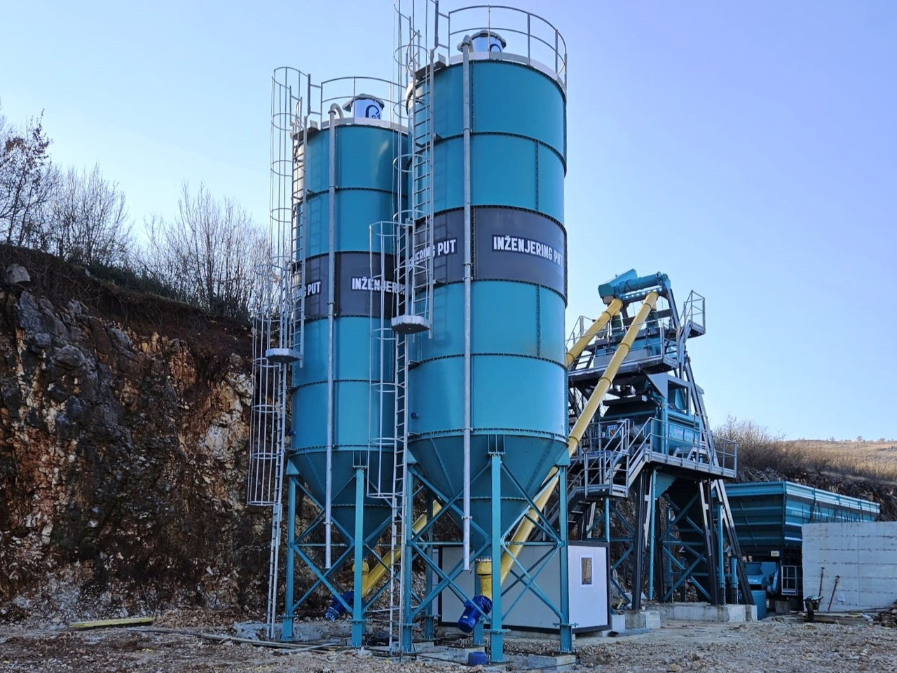 Constmach Silo à Ciment d'une Capacité de 75 Tonnes - Sementtisiilo: kuva Constmach Silo à Ciment d'une Capacité de 75 Tonnes - Sementtisiilo Constmach Silo à Ciment d'une Capacité de 75 Tonnes - Sementtisiilo: kuva Constmach Silo à Ciment d'une Capacité de 75 Tonnes - Sementtisiilo