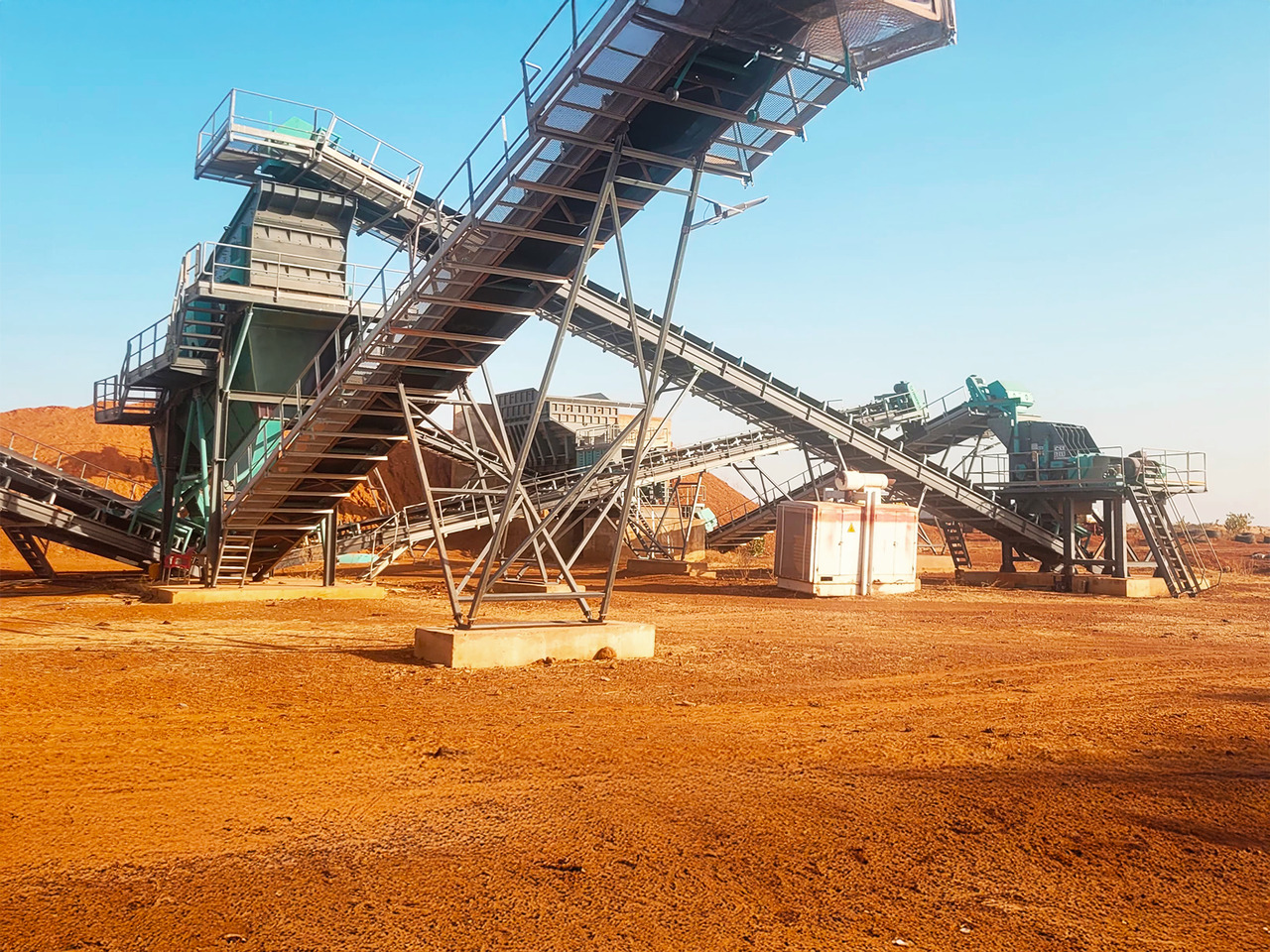 Constmach Stationary Stone Crushing and Screening Plant 50 to 1,000 TPH - Murskain: kuva Constmach Stationary Stone Crushing and Screening Plant 50 to 1,000 TPH - Murskain Constmach Stationary Stone Crushing and Screening Plant 50 to 1,000 TPH - Murskain: kuva Constmach Stationary Stone Crushing and Screening Plant 50 to 1,000 TPH - Murskain