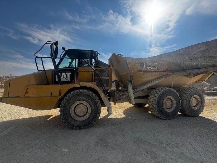 CAT 730C2 - Nivelkippiauto: kuva CAT 730C2 - Nivelkippiauto CAT 730C2 - Nivelkippiauto: kuva CAT 730C2 - Nivelkippiauto