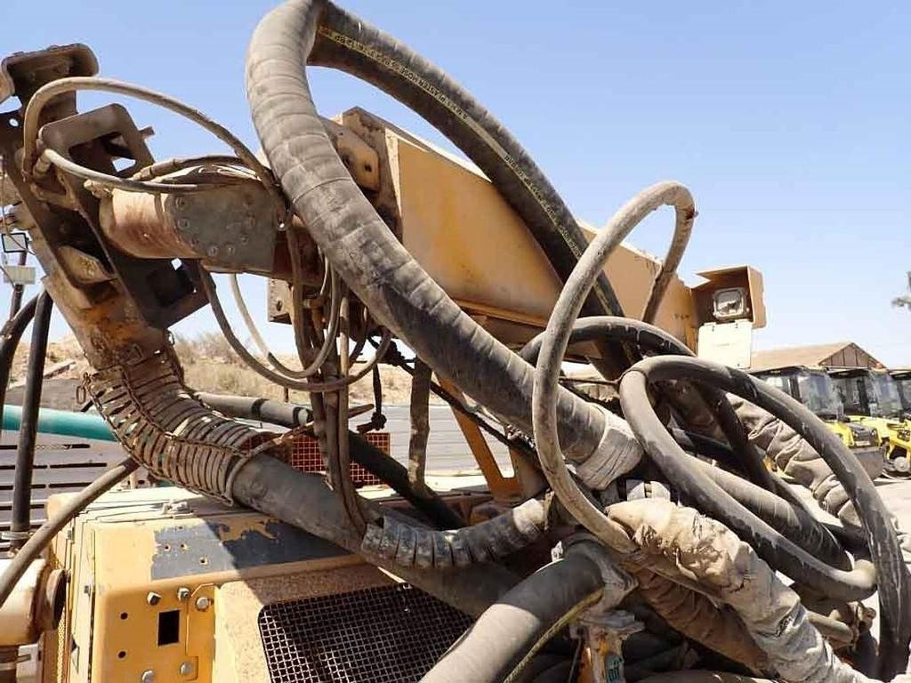 Putzmeister SPM4210 - Betonikone: kuva Putzmeister SPM4210 - Betonikone Putzmeister SPM4210 - Betonikone: kuva Putzmeister SPM4210 - Betonikone