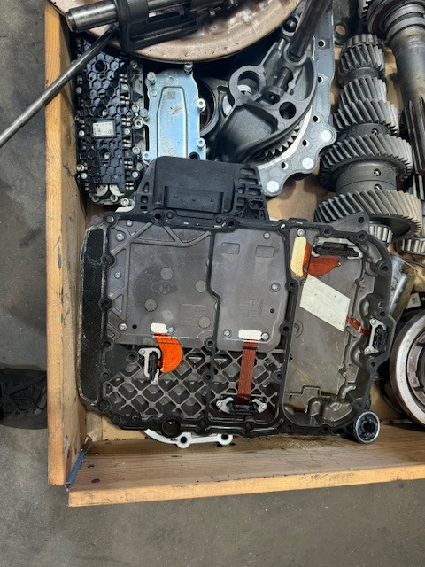 ZF Getriebesteller Oberteil TRAXON Deckel 0501331678 - Vaihdelaatikko ja osat - Kuorma-auto: kuva ZF Getriebesteller Oberteil TRAXON Deckel 0501331678 - Vaihdelaatikko ja osat - Kuorma-auto ZF Getriebesteller Oberteil TRAXON Deckel 0501331678 - Vaihdelaatikko ja osat - Kuorma-auto: kuva ZF Getriebesteller Oberteil TRAXON Deckel 0501331678 - Vaihdelaatikko ja osat - Kuorma-auto