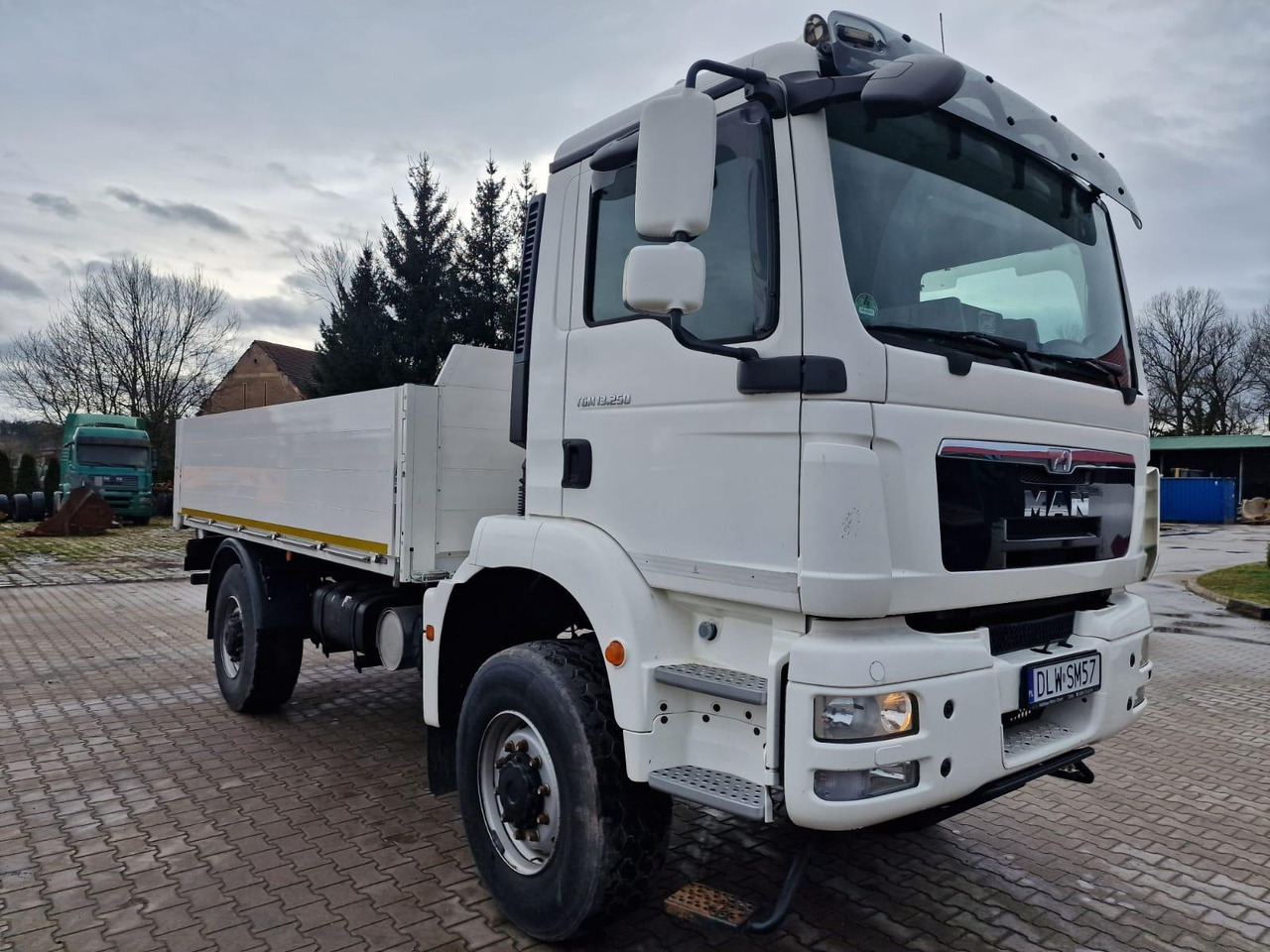 MAN 13.250 - Kuorma-auto: kuva MAN 13.250 - Kuorma-auto MAN 13.250 - Kuorma-auto: kuva MAN 13.250 - Kuorma-auto