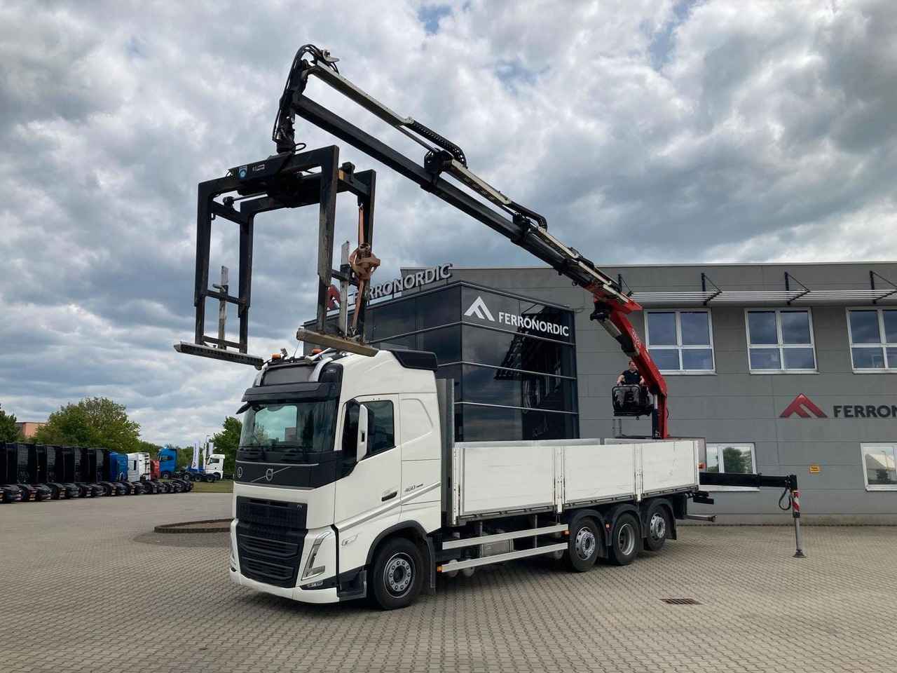 Volvo FH460 8x2 TRIDEM VLA&NLA gelenkt*FASSI F215AS.24 - Nosturiauto: kuva Volvo FH460 8x2 TRIDEM VLA&NLA gelenkt*FASSI F215AS.24 - Nosturiauto Volvo FH460 8x2 TRIDEM VLA&NLA gelenkt*FASSI F215AS.24 - Nosturiauto: kuva Volvo FH460 8x2 TRIDEM VLA&NLA gelenkt*FASSI F215AS.24 - Nosturiauto