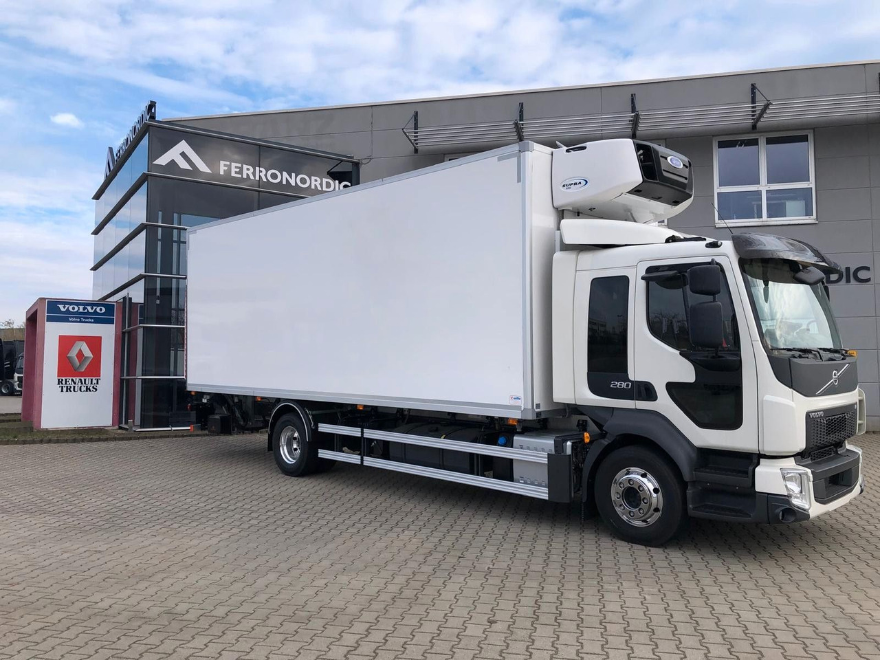 Volvo FL16.280 VollLuft*LBW *Carrier Supra850*a.Miete - Refrigeraattori kuorma-auto: kuva Volvo FL16.280 VollLuft*LBW *Carrier Supra850*a.Miete - Refrigeraattori kuorma-auto Volvo FL16.280 VollLuft*LBW *Carrier Supra850*a.Miete - Refrigeraattori kuorma-auto: kuva Volvo FL16.280 VollLuft*LBW *Carrier Supra850*a.Miete - Refrigeraattori kuorma-auto