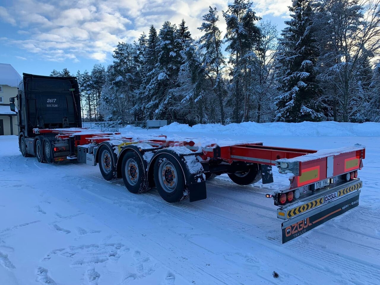 Uusi Konttialus/ Vaihtokuormatilat puoliperävaunu kuljetusta varten kontit Özgül TELESCOBIC HIGH CUBE CONTAINER CHASSIS: kuva Uusi Konttialus/ Vaihtokuormatilat puoliperävaunu kuljetusta varten kontit Özgül TELESCOBIC HIGH CUBE CONTAINER CHASSIS