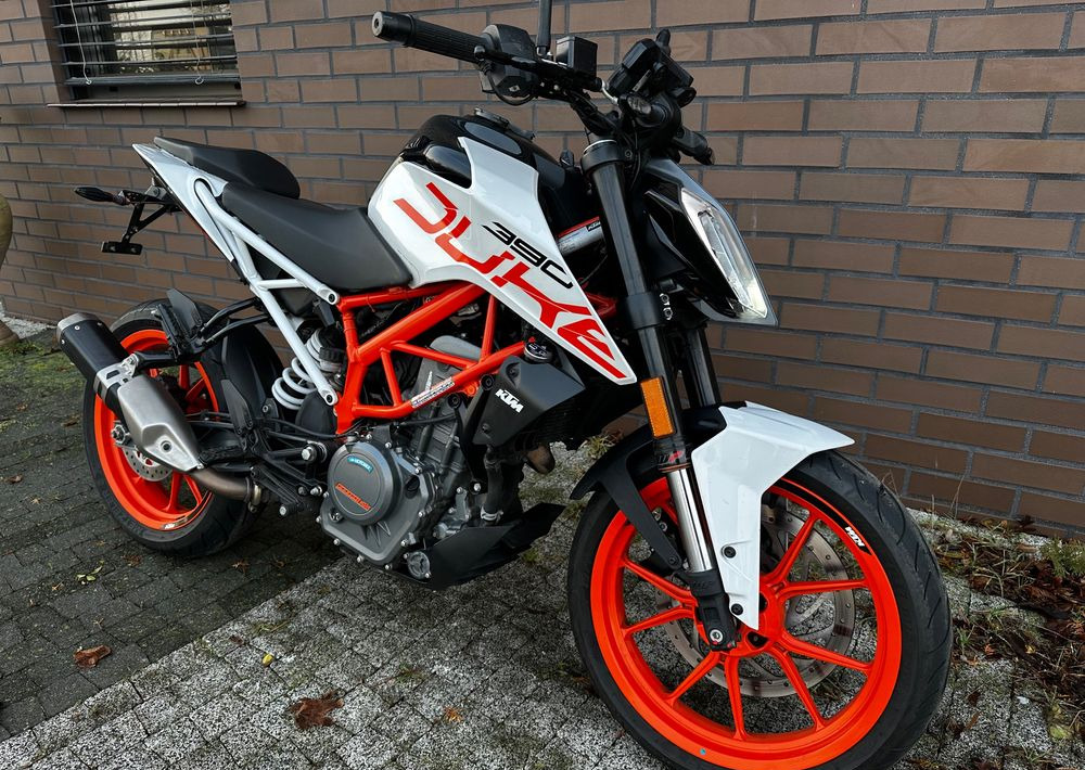 Moottoripyörä KTM Duke: kuva Moottoripyörä KTM Duke