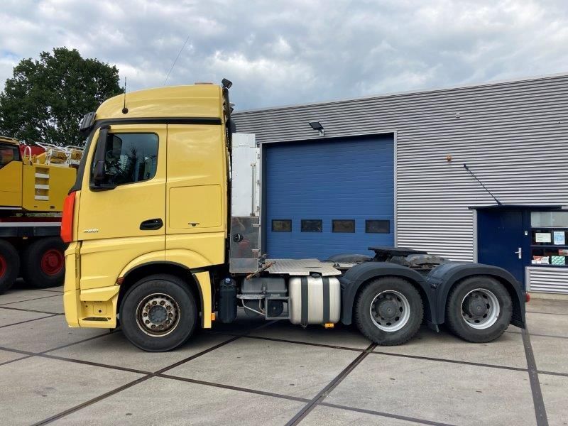 Mercedes-Benz Actros 3351 6x4 - Vetopöytäauto: kuva Mercedes-Benz Actros 3351 6x4 - Vetopöytäauto Mercedes-Benz Actros 3351 6x4 - Vetopöytäauto: kuva Mercedes-Benz Actros 3351 6x4 - Vetopöytäauto