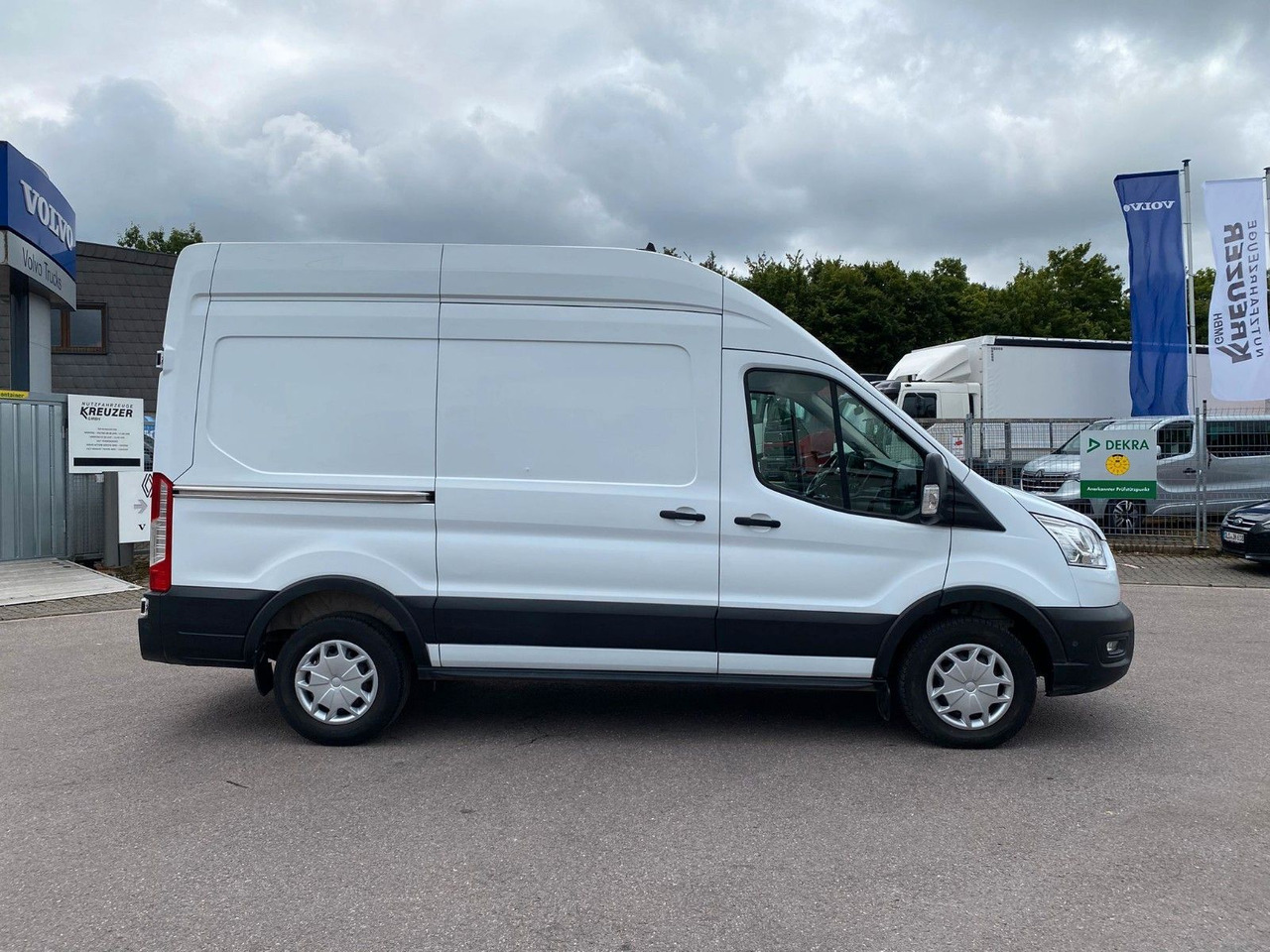 Ford Transit 350 L2 Trend Werkstattausbau - Pakettiauto: kuva Ford Transit 350 L2 Trend Werkstattausbau - Pakettiauto Ford Transit 350 L2 Trend Werkstattausbau - Pakettiauto: kuva Ford Transit 350 L2 Trend Werkstattausbau - Pakettiauto