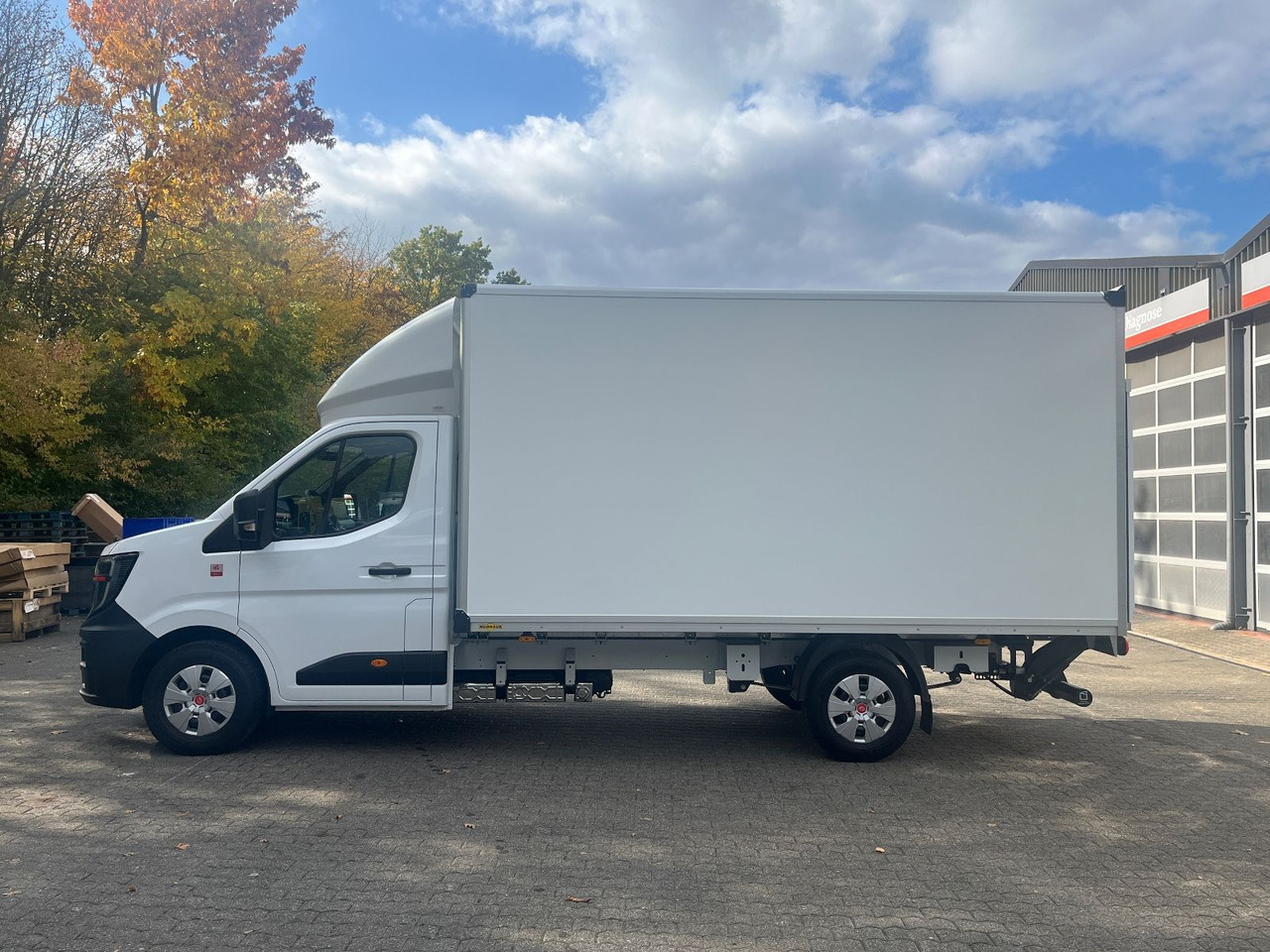 Renault MASTER MIT HUMBAUR KOFFERAUFBAU - Jakeluauto: kuva Renault MASTER MIT HUMBAUR KOFFERAUFBAU - Jakeluauto Renault MASTER MIT HUMBAUR KOFFERAUFBAU - Jakeluauto: kuva Renault MASTER MIT HUMBAUR KOFFERAUFBAU - Jakeluauto