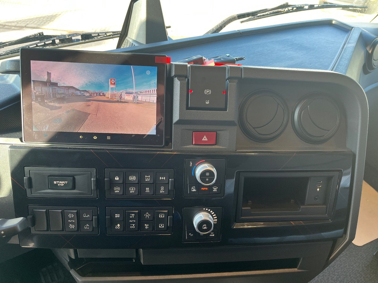 Konttialus/ Vaihtokuormatilat kuorma-auto Renault T 480 6x2 WECHSELBRÜCKENFAHRZEUG C745 + C782: kuva Konttialus/ Vaihtokuormatilat kuorma-auto Renault T 480 6x2 WECHSELBRÜCKENFAHRZEUG C745 + C782