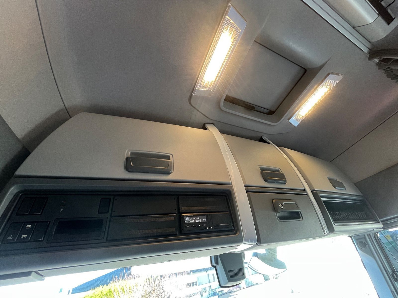 Konttialus/ Vaihtokuormatilat kuorma-auto Renault T 480 6x2 WECHSELBRÜCKENFAHRZEUG C745 + C782: kuva Konttialus/ Vaihtokuormatilat kuorma-auto Renault T 480 6x2 WECHSELBRÜCKENFAHRZEUG C745 + C782