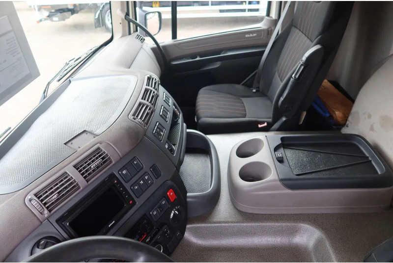 DAF CF 290 FA Bak+ klep Dhollandia 2000 kg - Umpikori kuorma-auto: kuva DAF CF 290 FA Bak+ klep Dhollandia 2000 kg - Umpikori kuorma-auto DAF CF 290 FA Bak+ klep Dhollandia 2000 kg - Umpikori kuorma-auto: kuva DAF CF 290 FA Bak+ klep Dhollandia 2000 kg - Umpikori kuorma-auto