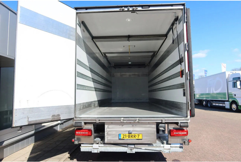 DAF CF 300 Koel/Vries Carrier iceland + Dhollandia 2500KG klep trenn wand - Refrigeraattori kuorma-auto: kuva DAF CF 300 Koel/Vries Carrier iceland + Dhollandia 2500KG klep trenn wand - Refrigeraattori kuorma-auto DAF CF 300 Koel/Vries Carrier iceland + Dhollandia 2500KG klep trenn wand - Refrigeraattori kuorma-auto: kuva DAF CF 300 Koel/Vries Carrier iceland + Dhollandia 2500KG klep trenn wand - Refrigeraattori kuorma-auto
