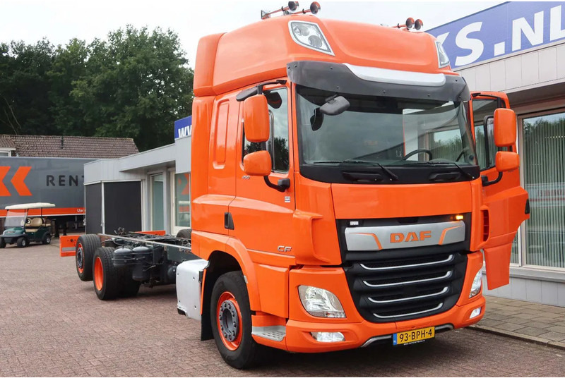 Kuorma-auto alusta DAF CF 450 Chassis Cabine Slaap Cabine 2x Bed: kuva Kuorma-auto alusta DAF CF 450 Chassis Cabine Slaap Cabine 2x Bed