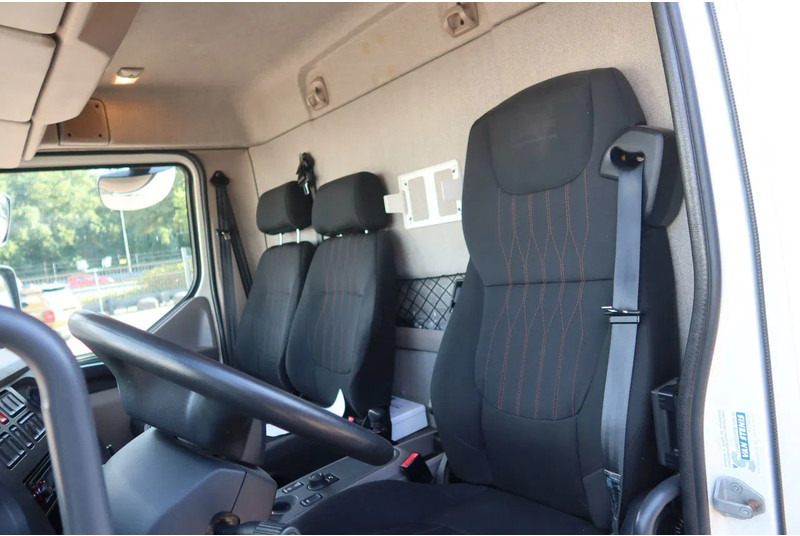 Umpikori kuorma-auto DAF LF 210 FA Bakwagen + Dhollandia 2000 kg klep extra accu set, 3x bindrail + stang.: kuva Umpikori kuorma-auto DAF LF 210 FA Bakwagen + Dhollandia 2000 kg klep extra accu set, 3x bindrail + stang. Umpikori kuorma-auto DAF LF 210 FA Bakwagen + Dhollandia 2000 kg klep extra accu set, 3x bindrail + stang.: kuva Umpikori kuorma-auto DAF LF 210 FA Bakwagen + Dhollandia 2000 kg klep extra accu set, 3x bindrail + stang.