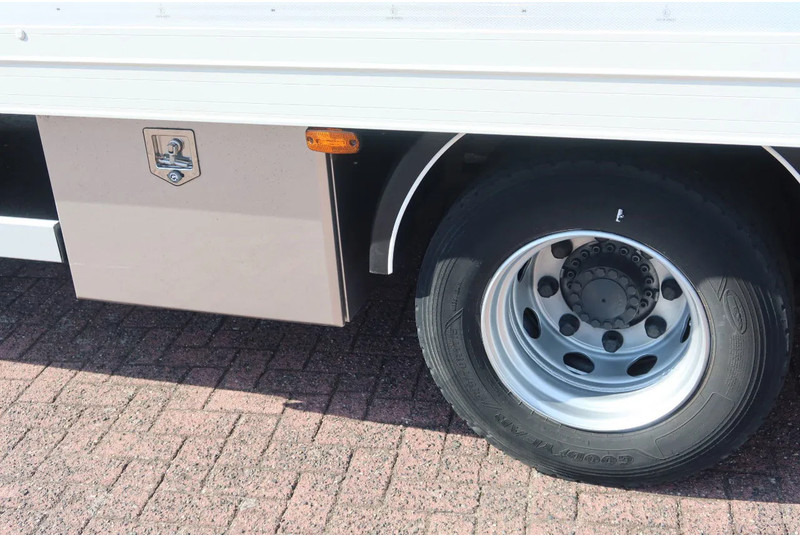 Umpikori kuorma-auto DAF LF 210 FA Bakwagen + Dhollandia 2000 kg klep extra accu set, 3x bindrail + stang.: kuva Umpikori kuorma-auto DAF LF 210 FA Bakwagen + Dhollandia 2000 kg klep extra accu set, 3x bindrail + stang. Umpikori kuorma-auto DAF LF 210 FA Bakwagen + Dhollandia 2000 kg klep extra accu set, 3x bindrail + stang.: kuva Umpikori kuorma-auto DAF LF 210 FA Bakwagen + Dhollandia 2000 kg klep extra accu set, 3x bindrail + stang.