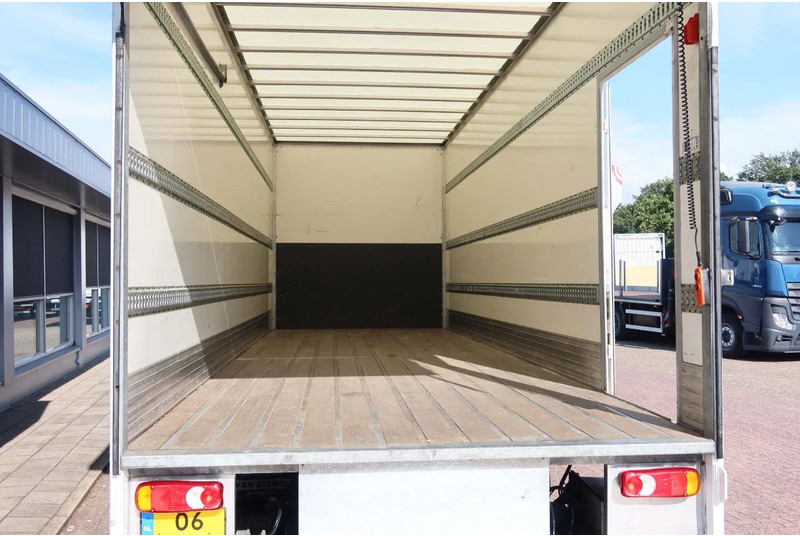 Umpikori kuorma-auto DAF LF 210 FA Bakwagen + Dhollandia 2000 kg klep extra accu set, 3x bindrail + stang.: kuva Umpikori kuorma-auto DAF LF 210 FA Bakwagen + Dhollandia 2000 kg klep extra accu set, 3x bindrail + stang. Umpikori kuorma-auto DAF LF 210 FA Bakwagen + Dhollandia 2000 kg klep extra accu set, 3x bindrail + stang.: kuva Umpikori kuorma-auto DAF LF 210 FA Bakwagen + Dhollandia 2000 kg klep extra accu set, 3x bindrail + stang.