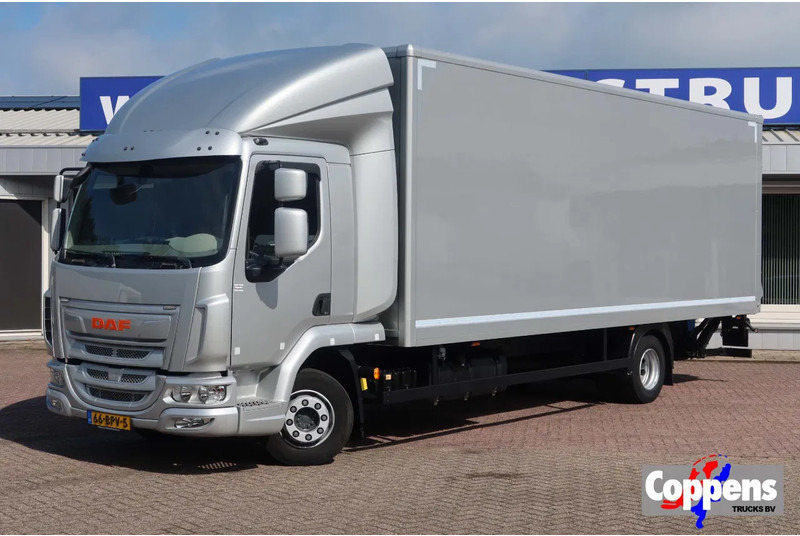 DAF LF 210 FA Zilver metallic bak + klep Dhollandia 1500 kg + rol stops, Comfort cabine. - Umpikori kuorma-auto: kuva DAF LF 210 FA Zilver metallic bak + klep Dhollandia 1500 kg + rol stops, Comfort cabine. - Umpikori kuorma-auto DAF LF 210 FA Zilver metallic bak + klep Dhollandia 1500 kg + rol stops, Comfort cabine. - Umpikori kuorma-auto: kuva DAF LF 210 FA Zilver metallic bak + klep Dhollandia 1500 kg + rol stops, Comfort cabine. - Umpikori kuorma-auto