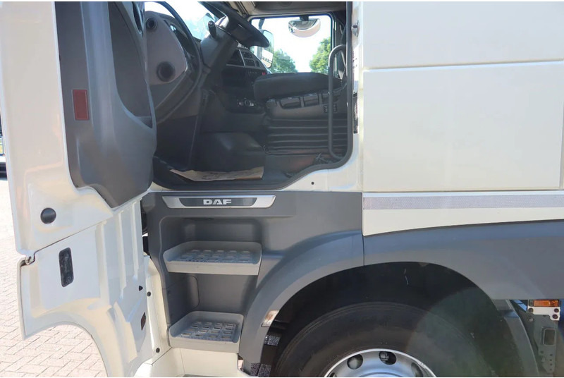 DAF XF 106.450 Wissellaadbaksysteem / Chassis - Konttialus/ Vaihtokuormatilat kuorma-auto: kuva DAF XF 106.450 Wissellaadbaksysteem / Chassis - Konttialus/ Vaihtokuormatilat kuorma-auto DAF XF 106.450 Wissellaadbaksysteem / Chassis - Konttialus/ Vaihtokuormatilat kuorma-auto: kuva DAF XF 106.450 Wissellaadbaksysteem / Chassis - Konttialus/ Vaihtokuormatilat kuorma-auto
