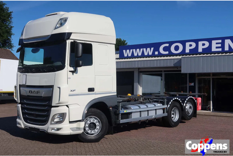 DAF XF 106.450 Wissellaadbaksysteem / Chassis - Konttialus/ Vaihtokuormatilat kuorma-auto: kuva DAF XF 106.450 Wissellaadbaksysteem / Chassis - Konttialus/ Vaihtokuormatilat kuorma-auto DAF XF 106.450 Wissellaadbaksysteem / Chassis - Konttialus/ Vaihtokuormatilat kuorma-auto: kuva DAF XF 106.450 Wissellaadbaksysteem / Chassis - Konttialus/ Vaihtokuormatilat kuorma-auto